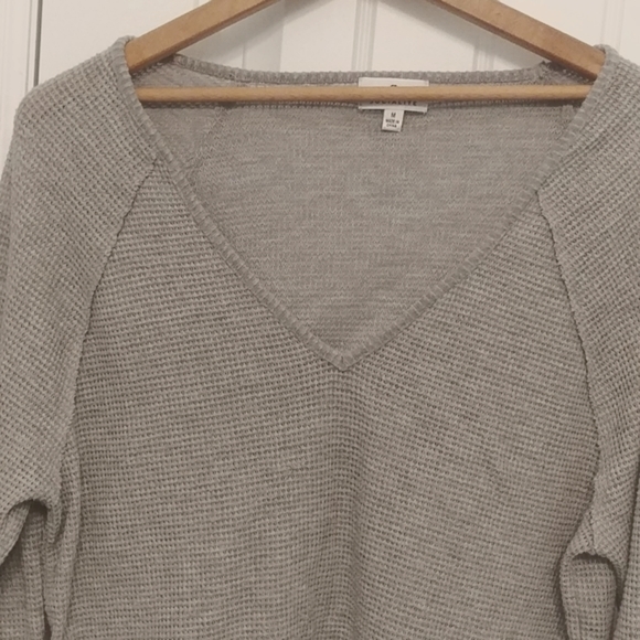 Socialite Light Grey Thermal Waffle Knit Sweater Medium Nordstrom - Picture 1 of 5